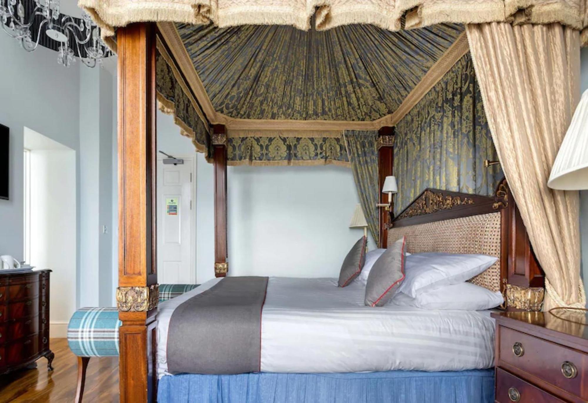 Отель Anacapri Фалмут Номер фото A bedroom at the hotel